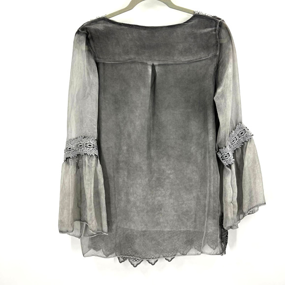 Coco & Carmen Light Gray Bell Sleeve Boho Lagen Look Blouse NEW small/ medium - Picture 2 of 10